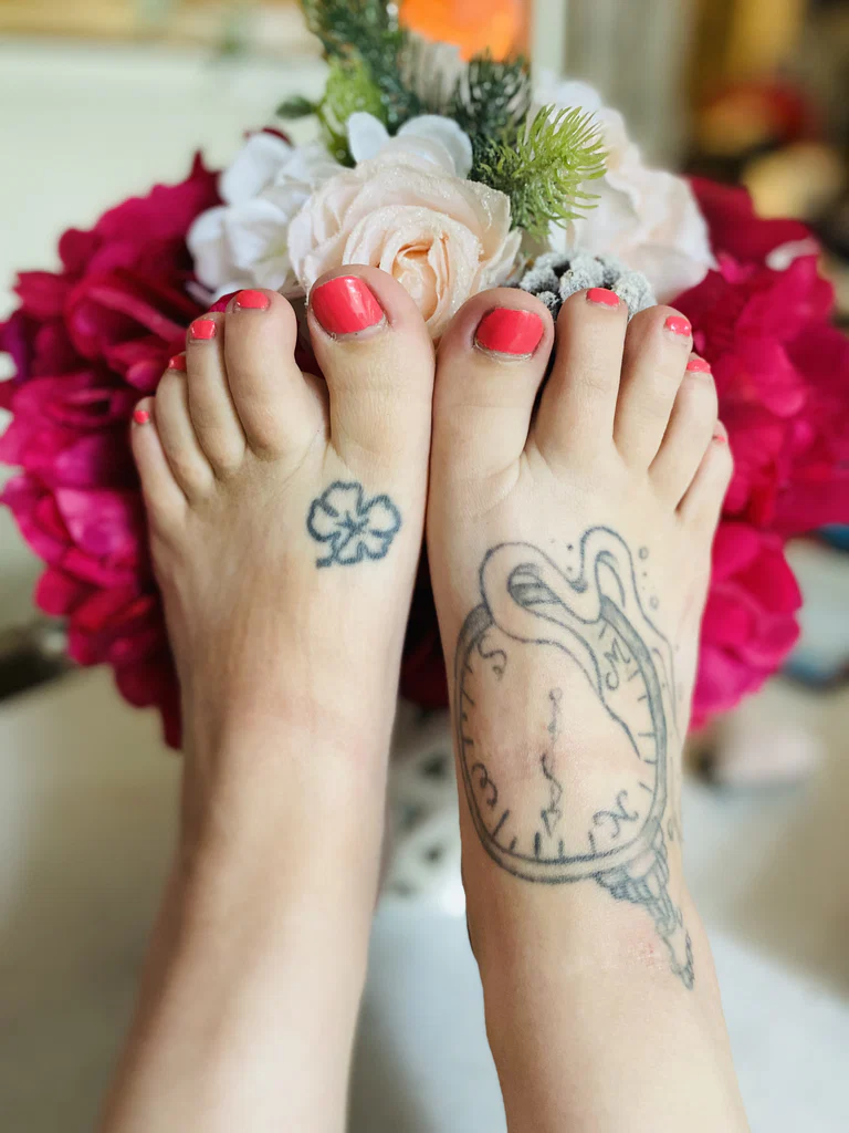 Dainty Foot Girl Fetish's avatar