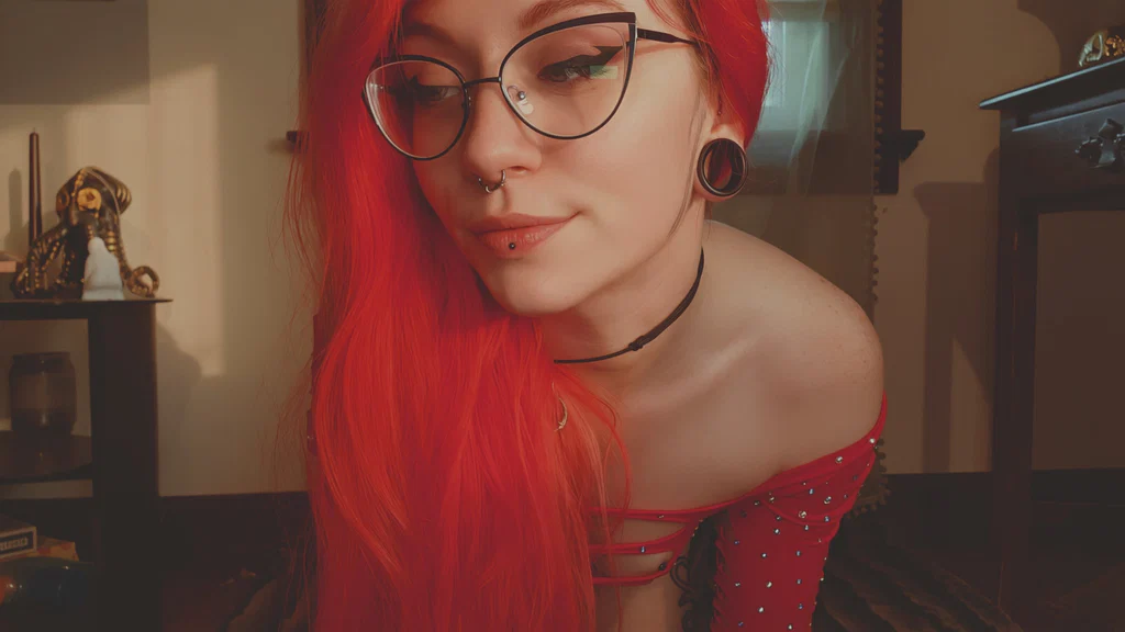 Heathen • Luci • ᚠyre