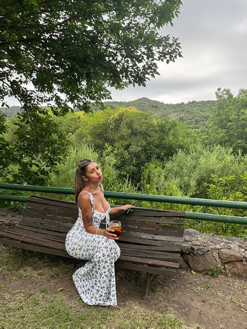 Mía Zambrano profile banner