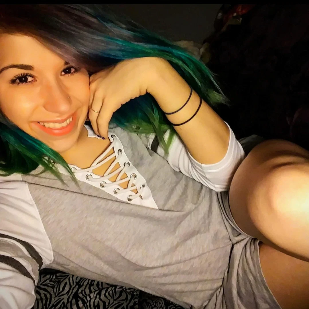 Bella Booty•Full profile banner
