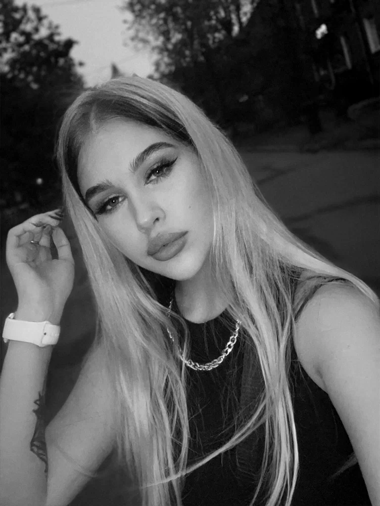 Goddess Nicole's avatar