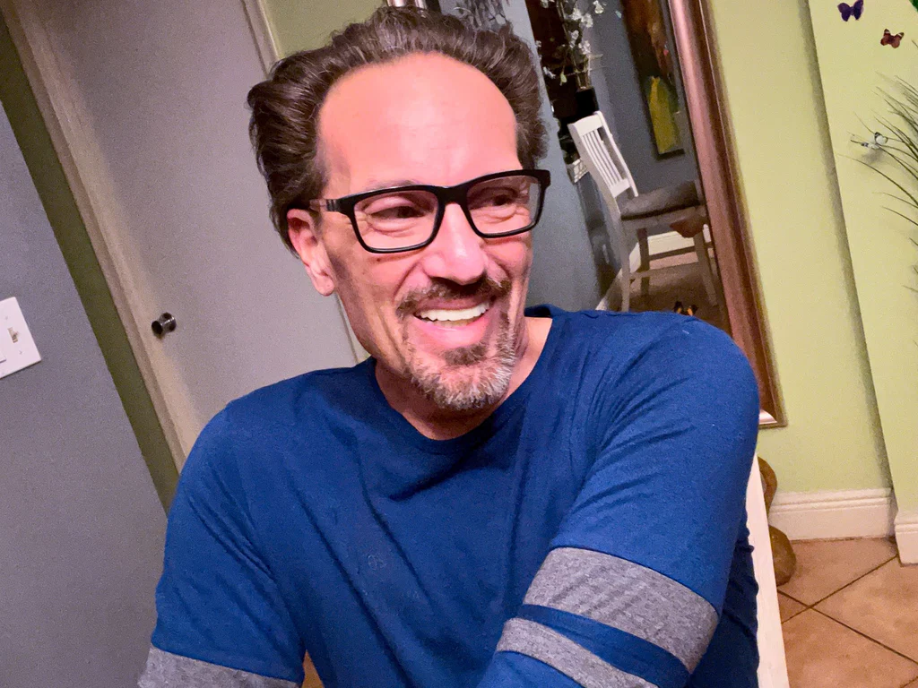 Edward OZ's avatar