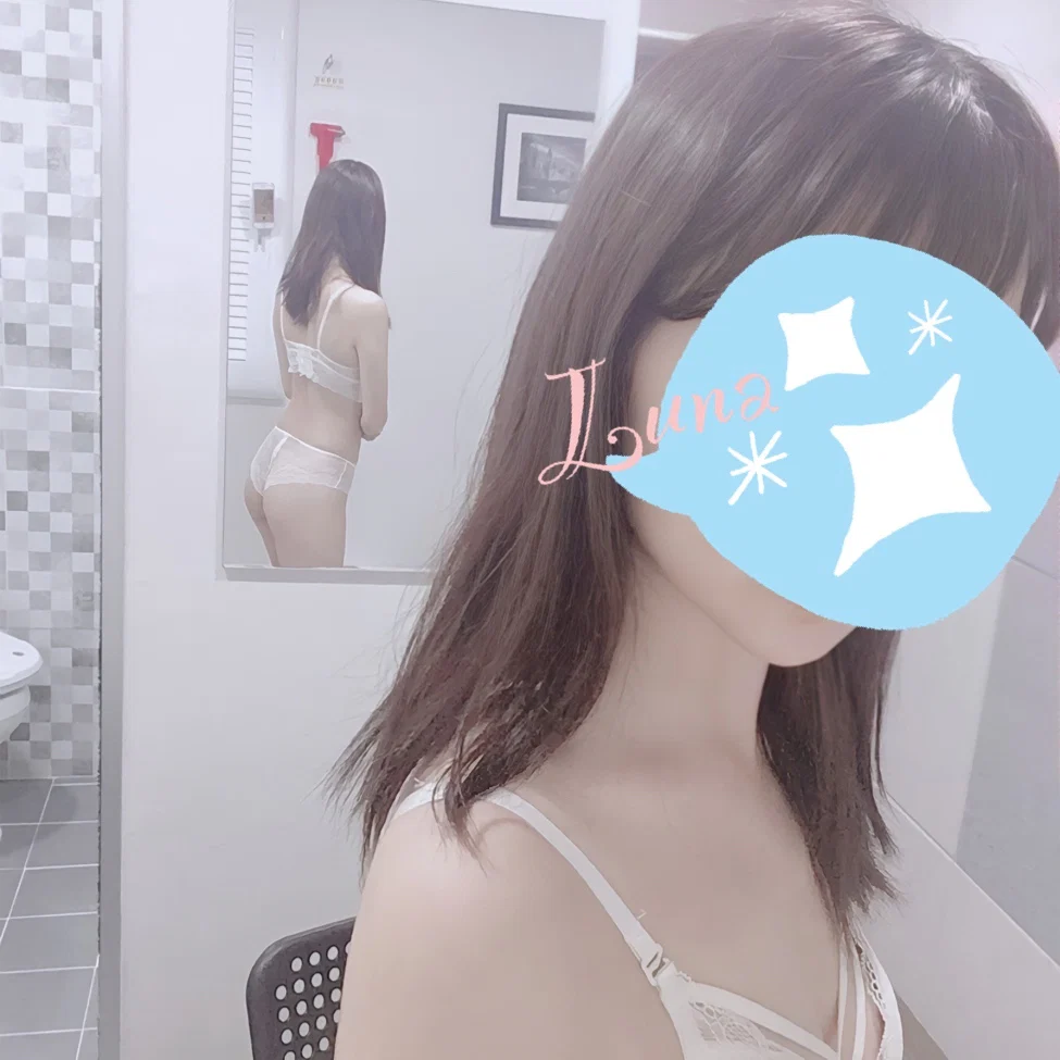 luna 瑠奈🌙 Japanese girl's avatar