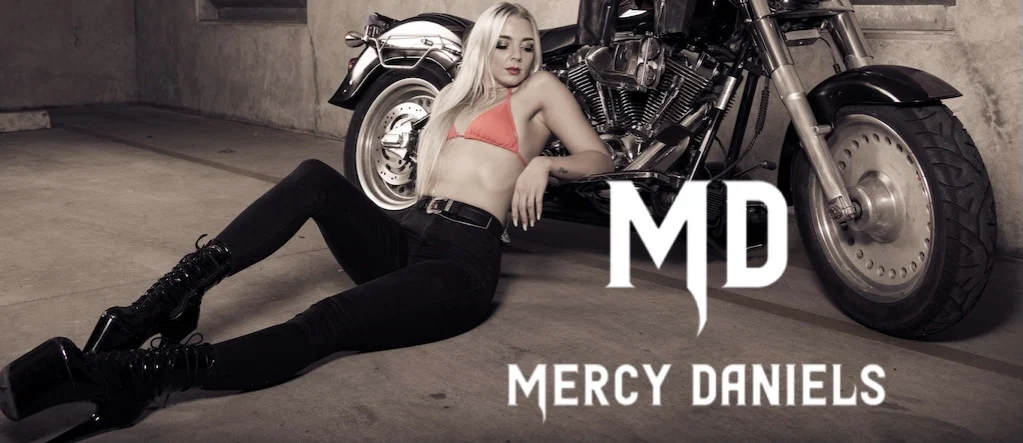 Mercy🖤 profile banner