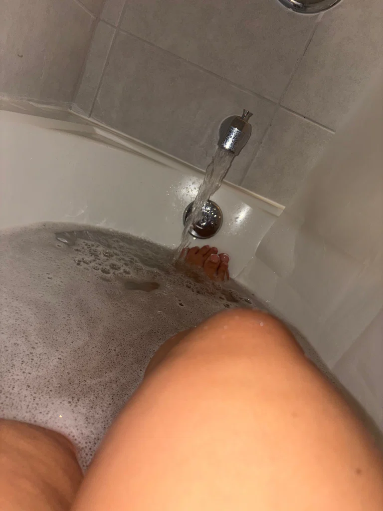 Your fav feet princesss