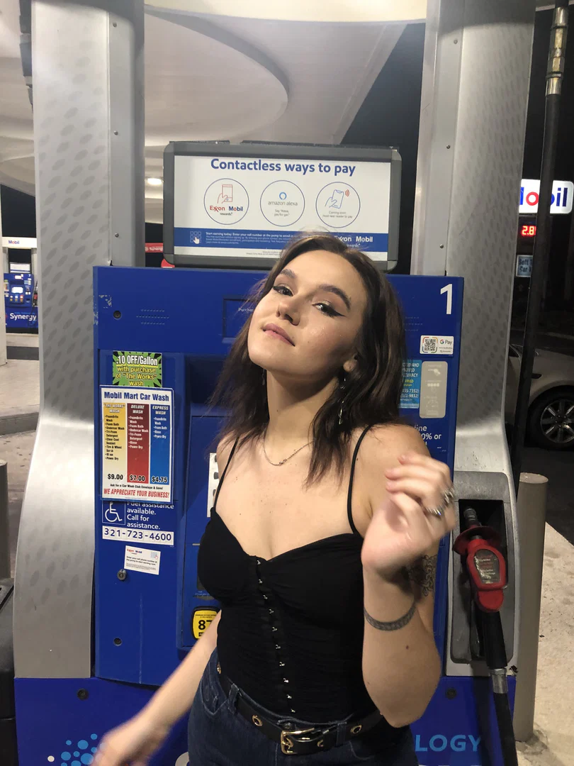 Lola Dallas profile banner