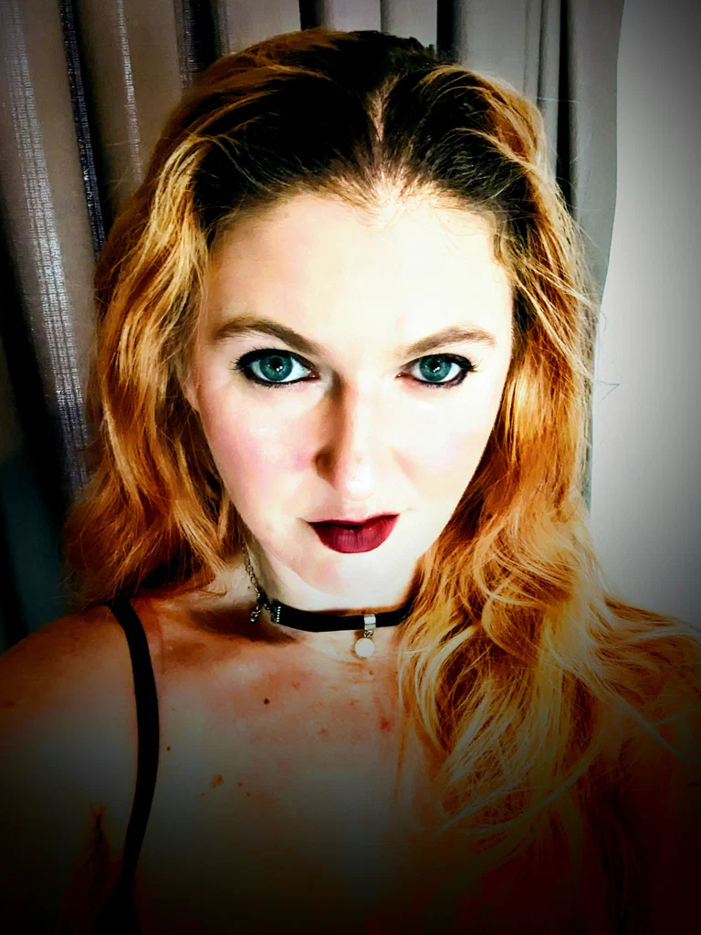 Lou roar's avatar