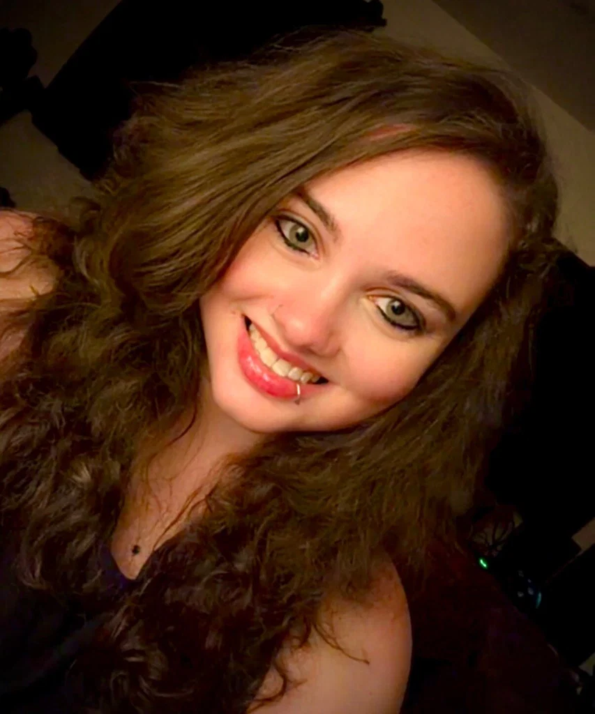 Mandy Elizabeth's avatar