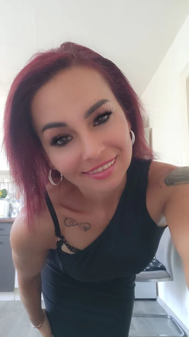 Vickylove profile banner