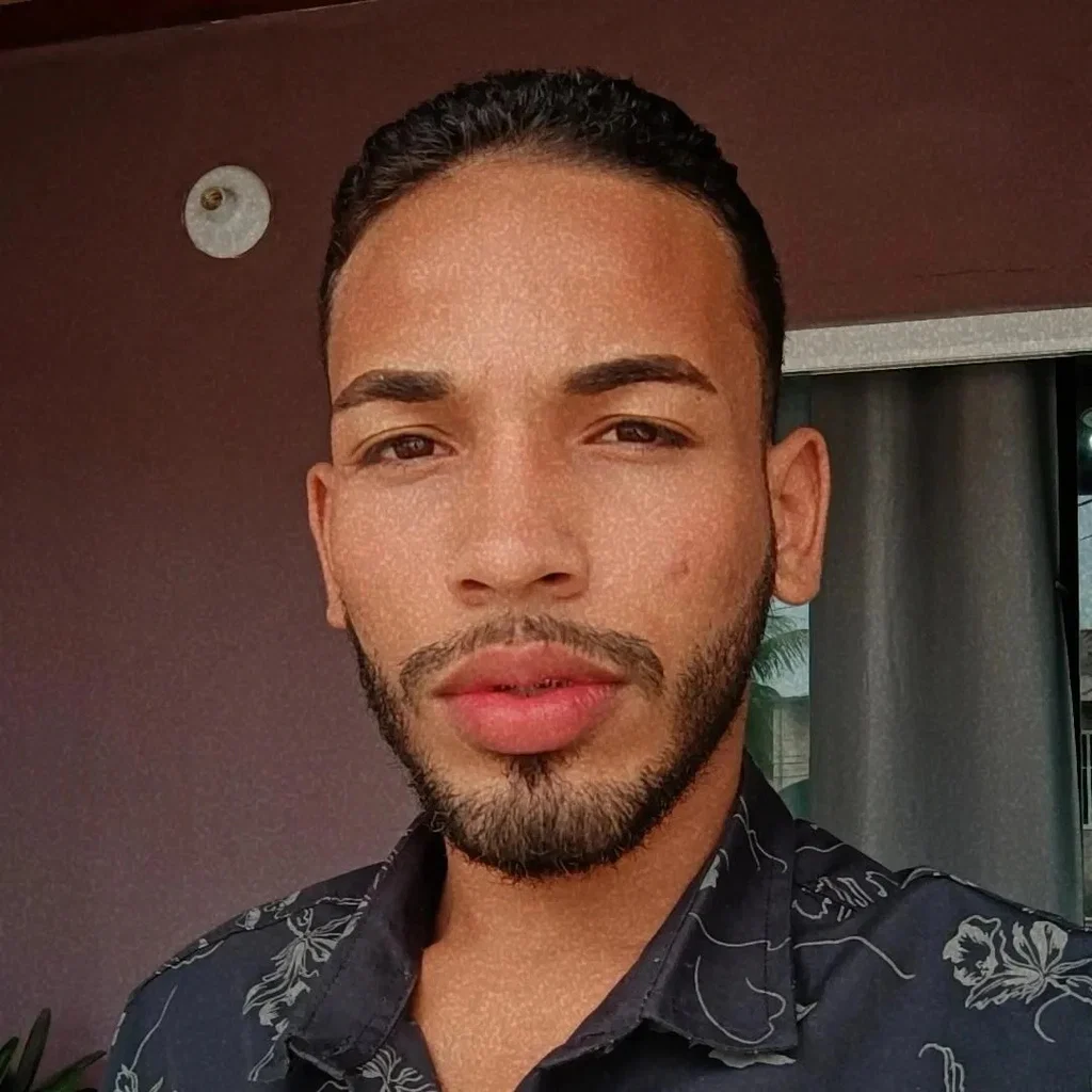 Lucas Lima's avatar