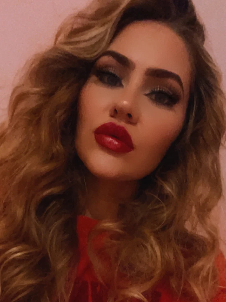 Naughty VIDEO CALL QUEEN 😈's avatar