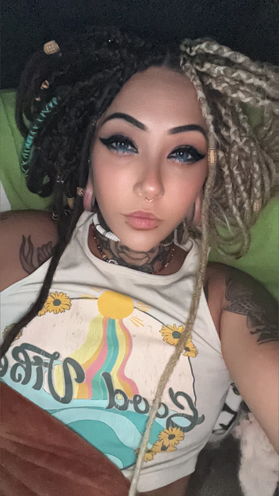 Luna Lace's avatar
