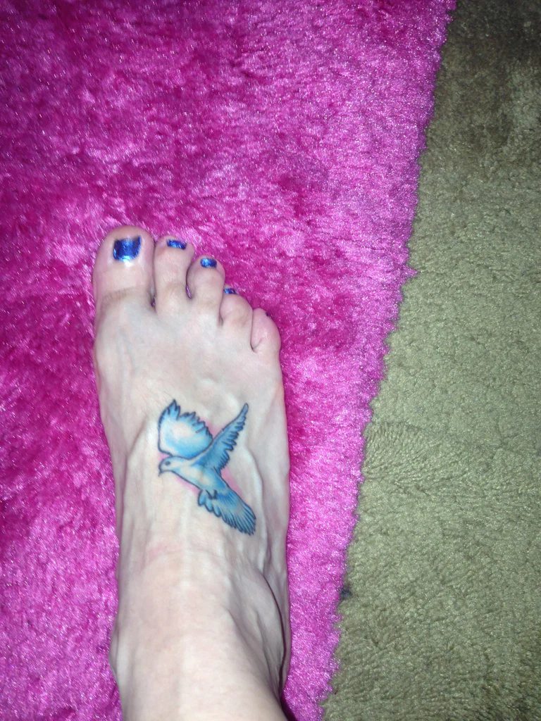 Feetgirlaz