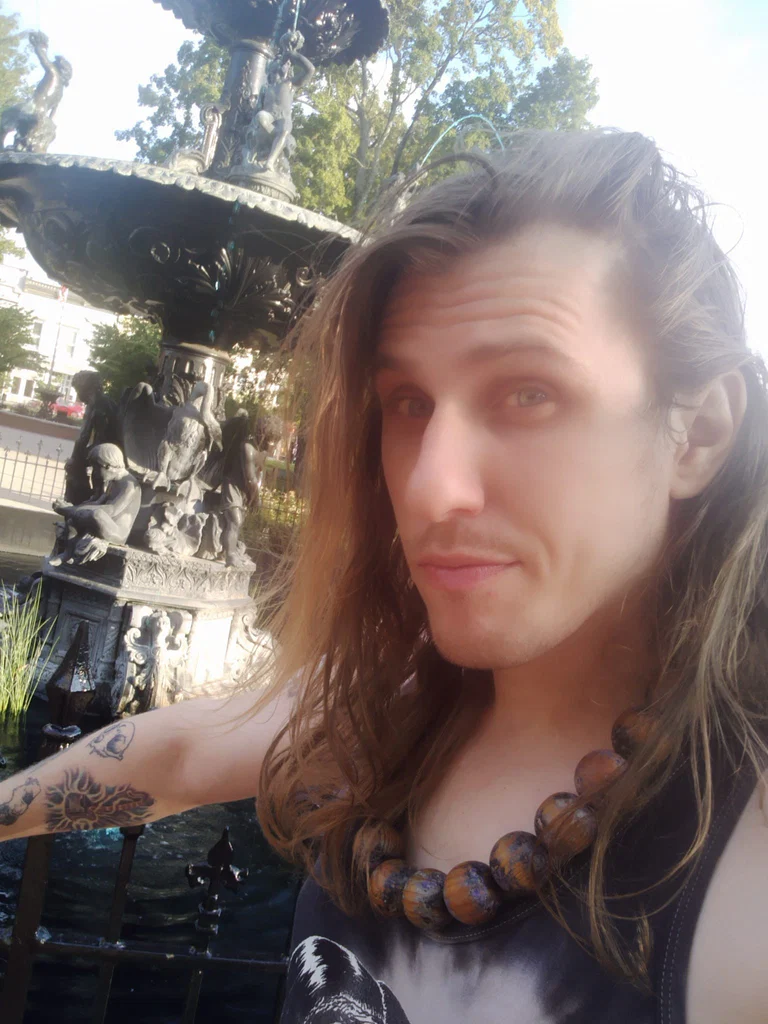 Wh0reacrux's avatar