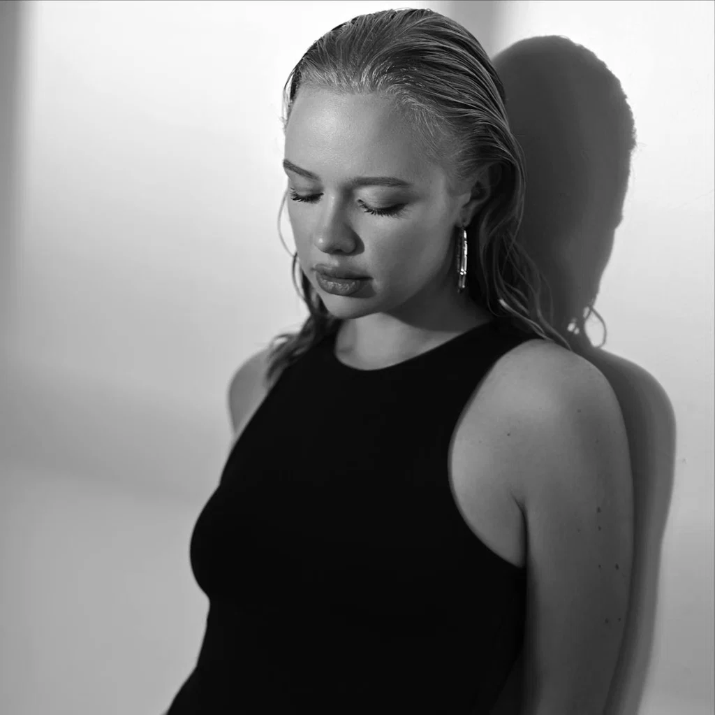 Jenny Blonde's avatar