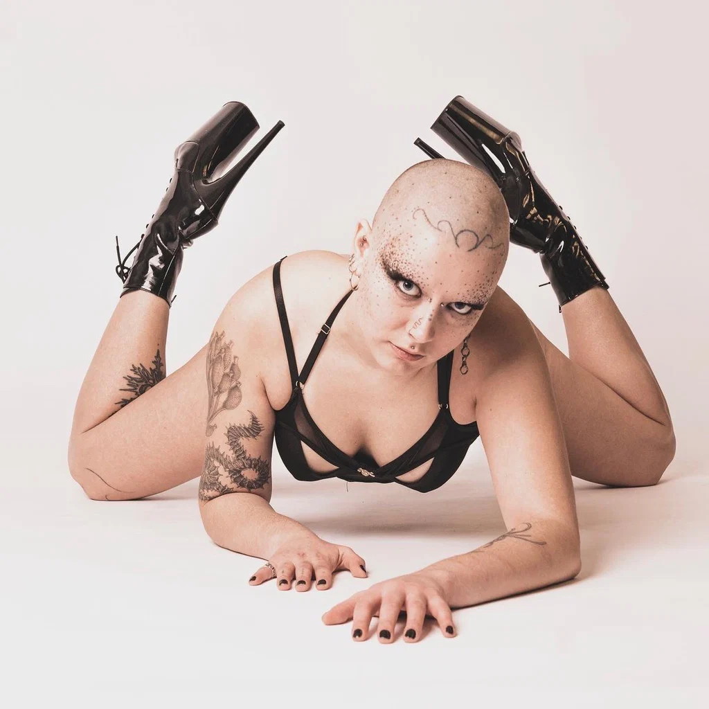 Mx Violet's avatar