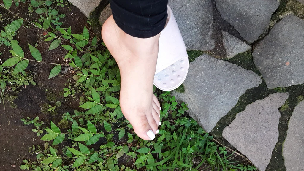 Petite with sock off's avatar