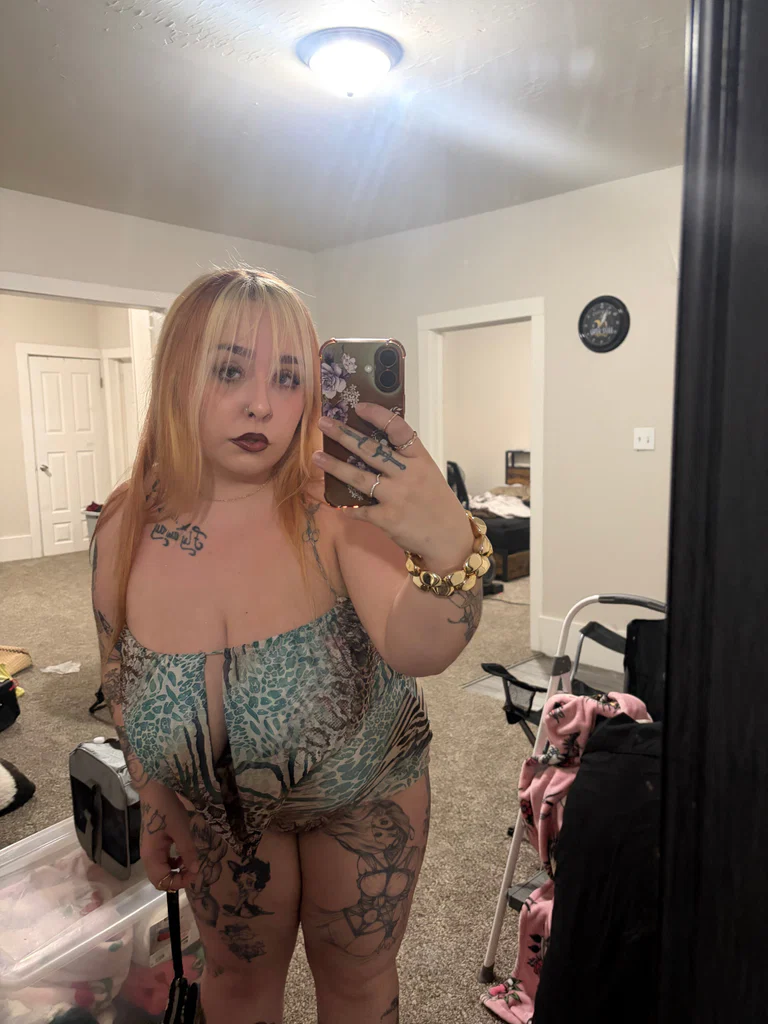 Redheaded Blondie FREE <3
