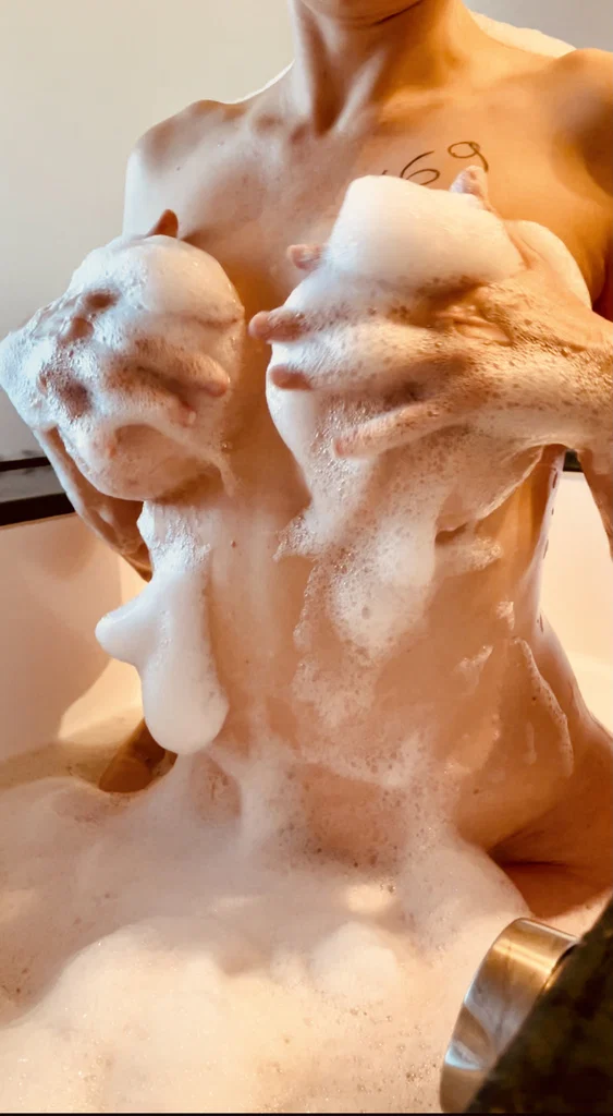 Eva White's avatar