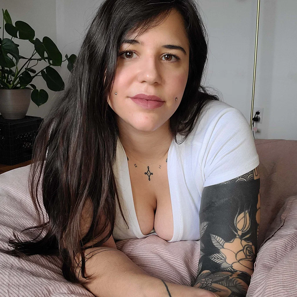 Mia Feetsies's avatar