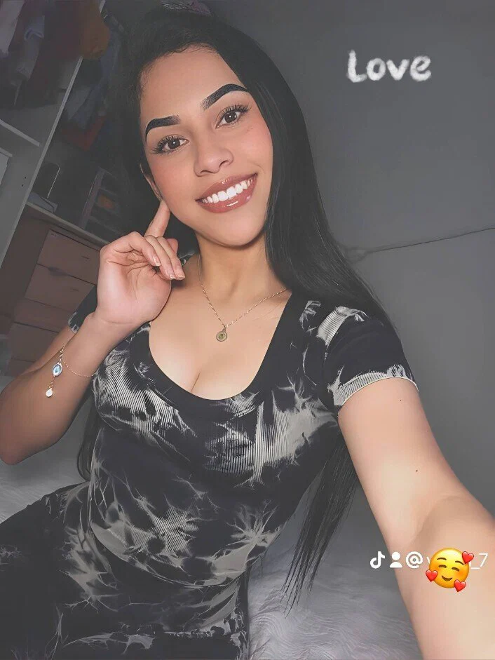 Alexandra M's avatar