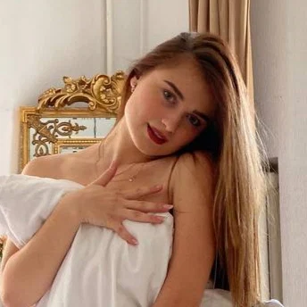 Milana Moore's avatar