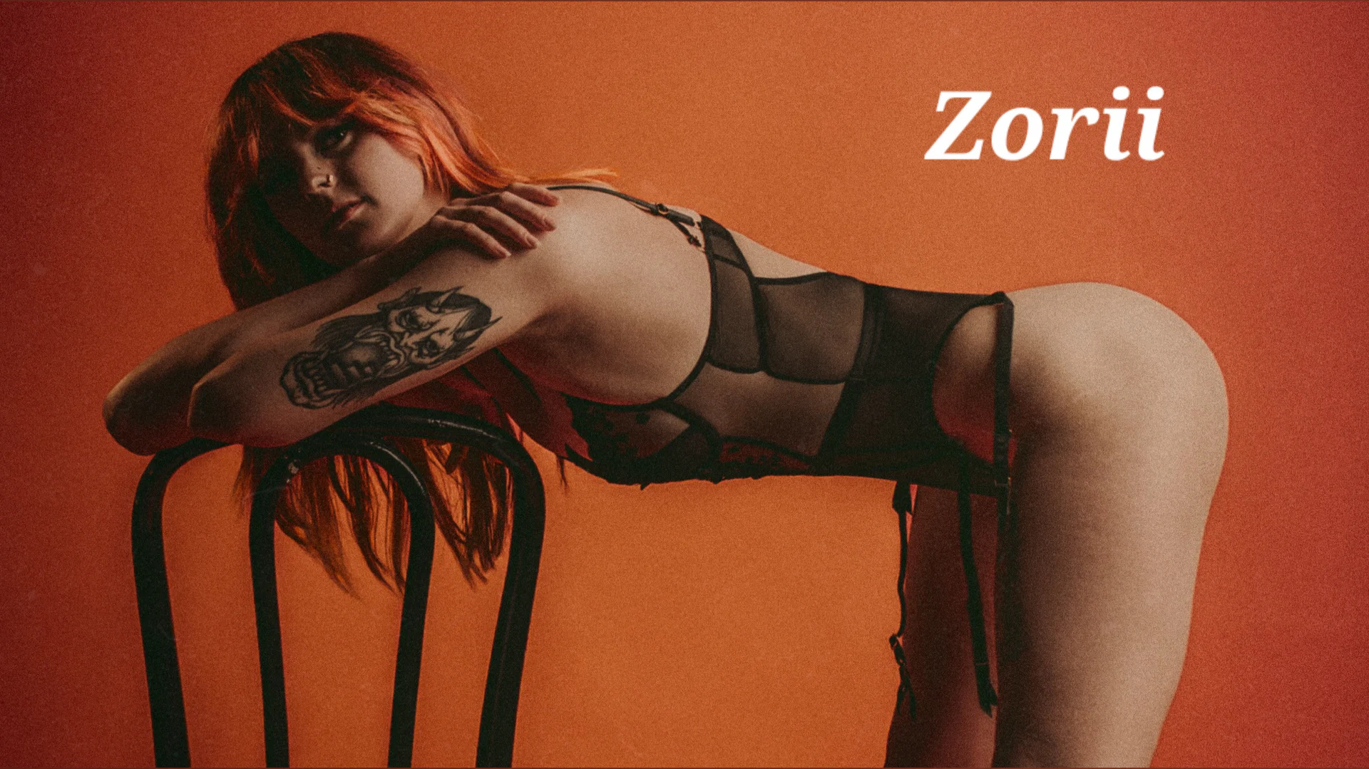 Zorii🌙 profile banner