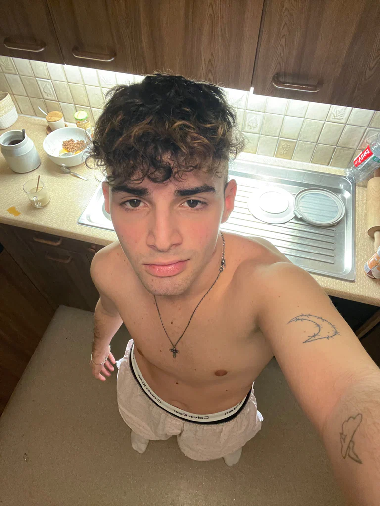 italianboy21's avatar