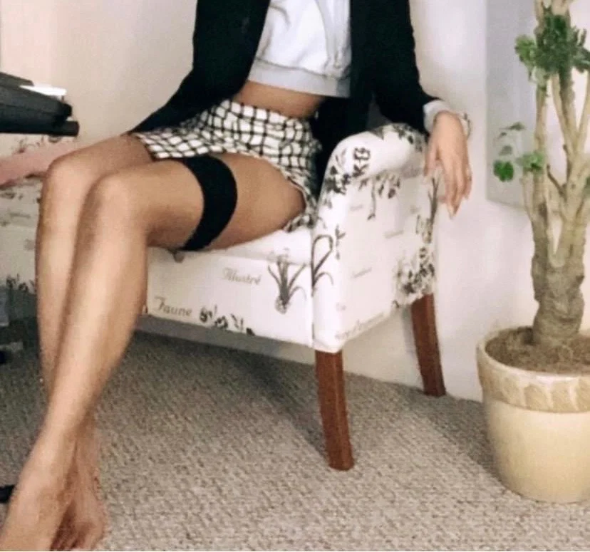 Legs profile banner