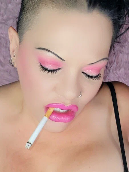 The Smoking Fetish Goddess's avatar