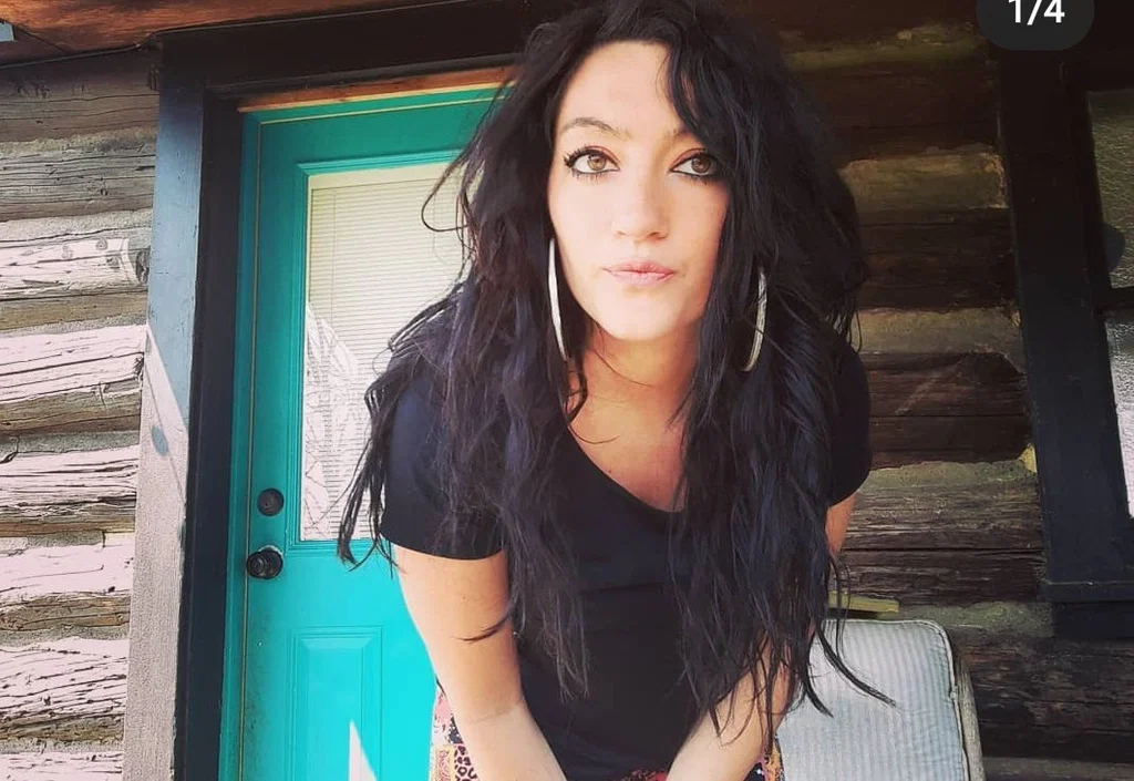 Molly Ramona's avatar