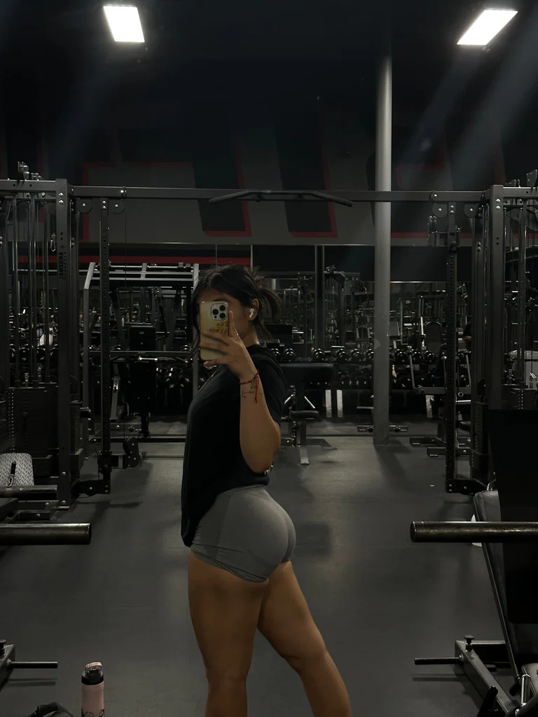 Leslie🤍's avatar