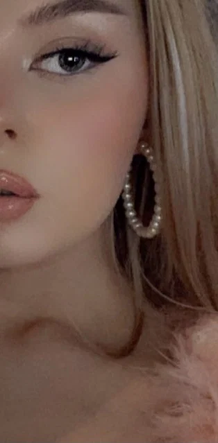 Barbie girl x's avatar