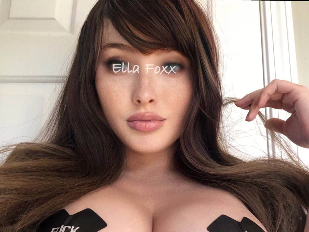 Ella Foxx 🦊's avatar