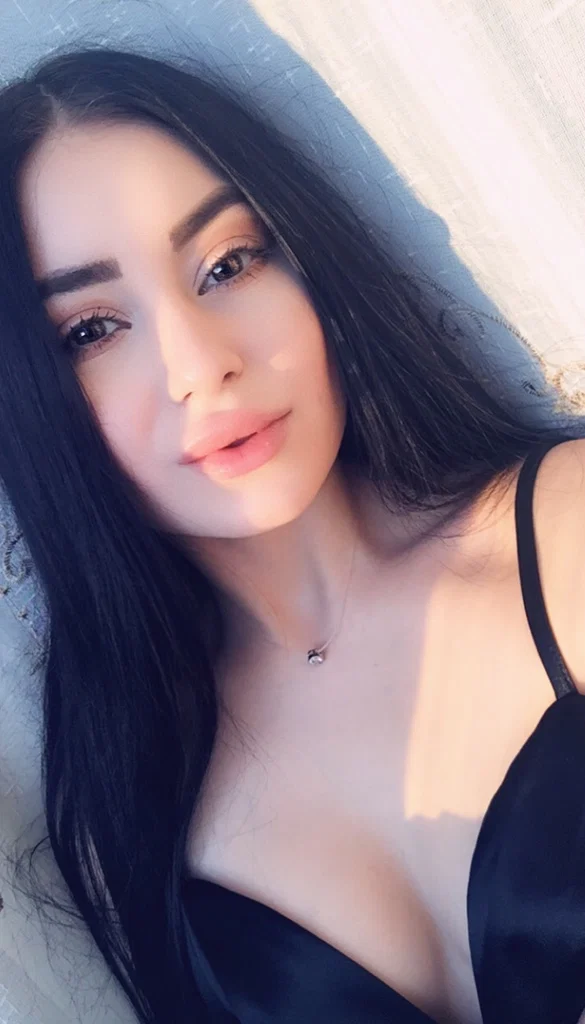 AlanaMollyBloom