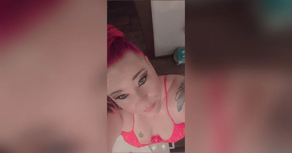 Veronica Lynn's avatar