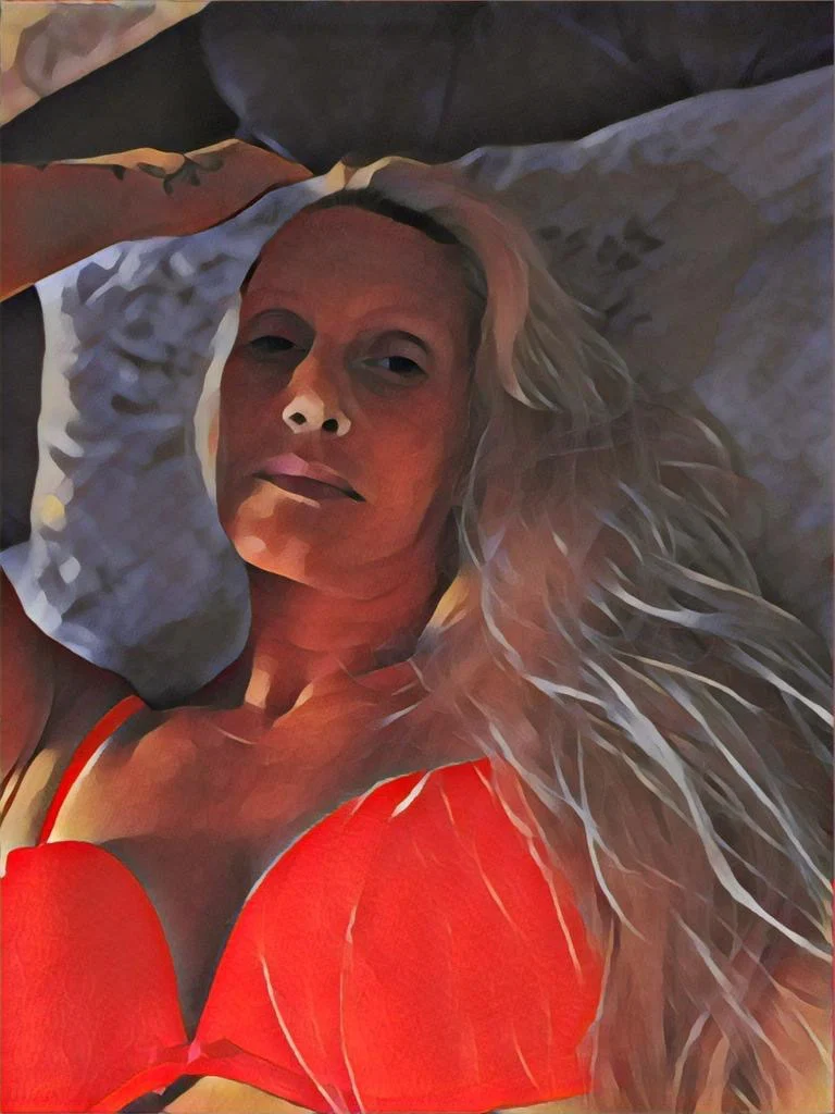 Hayley Morris profile banner