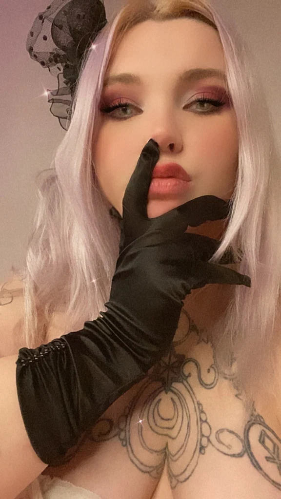 Your goddess Freya 👑's avatar