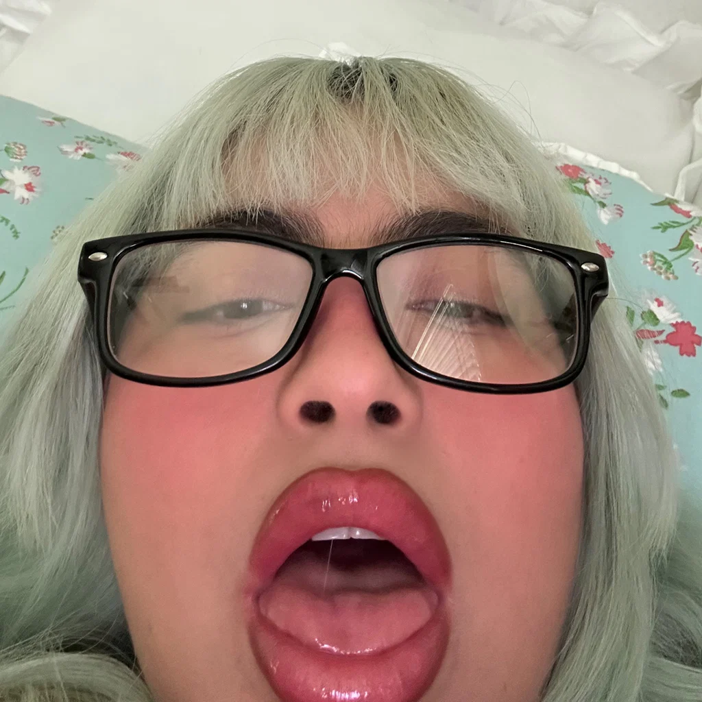 cyn ☆.。.:*'s avatar