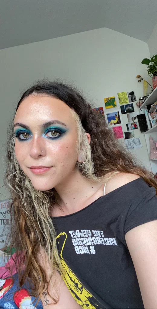 rosy goth's avatar