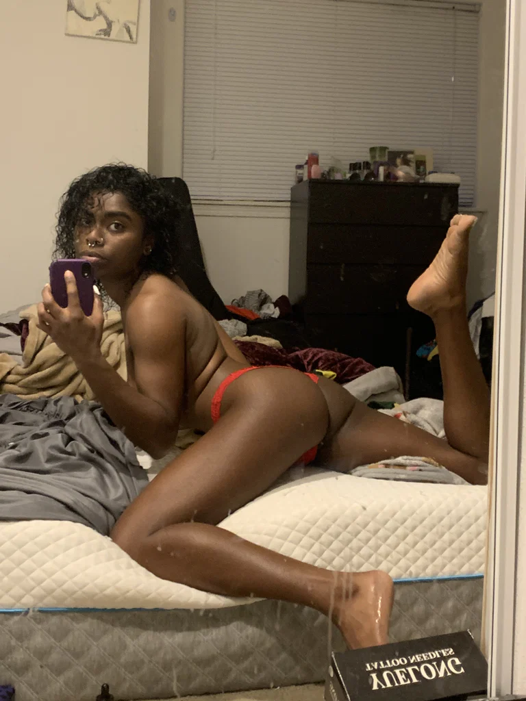 Robyn Lynn's avatar