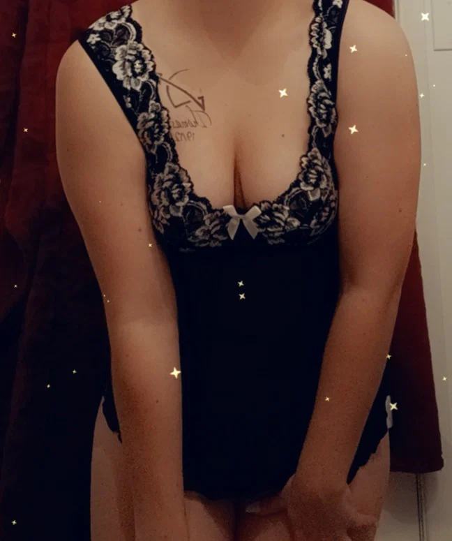 lady lingerie profile banner