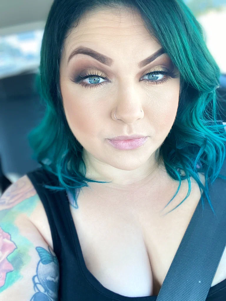 Ally Rose's avatar