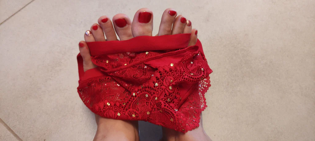 Jade tiny feet's avatar