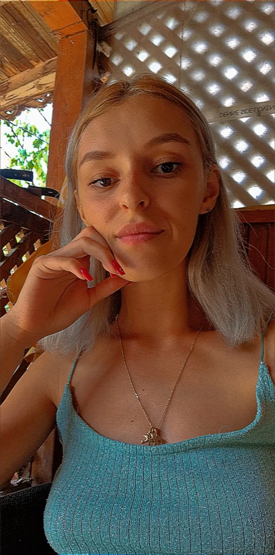 Denisa profile banner