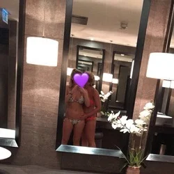 Two Girls's avatar