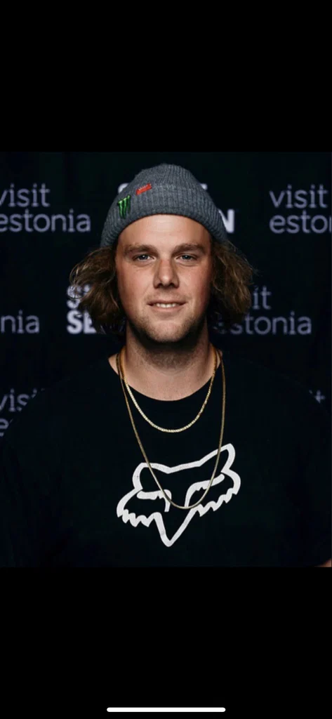 Rizzi Vizion's avatar