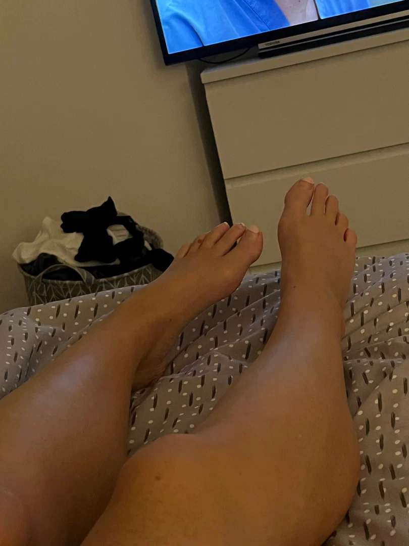 My toes are yours profile banner