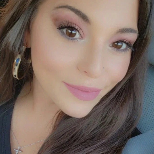 Lauren Cartwright's avatar