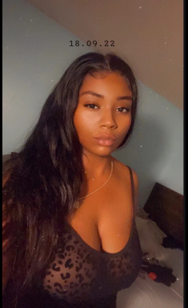 Malayah’s pleasure profile banner